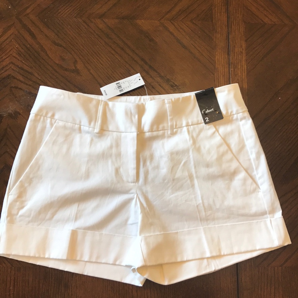 NY&Co NWT SZ 2 white shorts